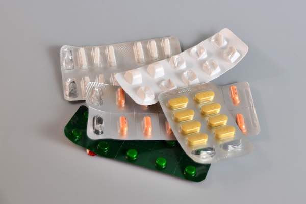 baş dönmesi nedenleri kullandığınız ilaçlar var ise bunların yan etkileri olabilir